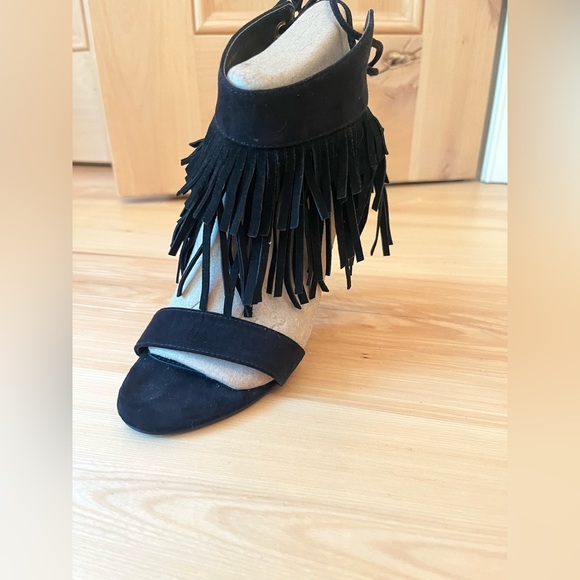 NWOT Suede Fringe 4.5in Heels - Picture 2 of 10